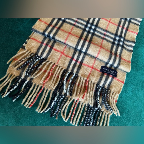 Sold❌Authentic Burberry Cashmere Scarf. - Picture 10 of 15